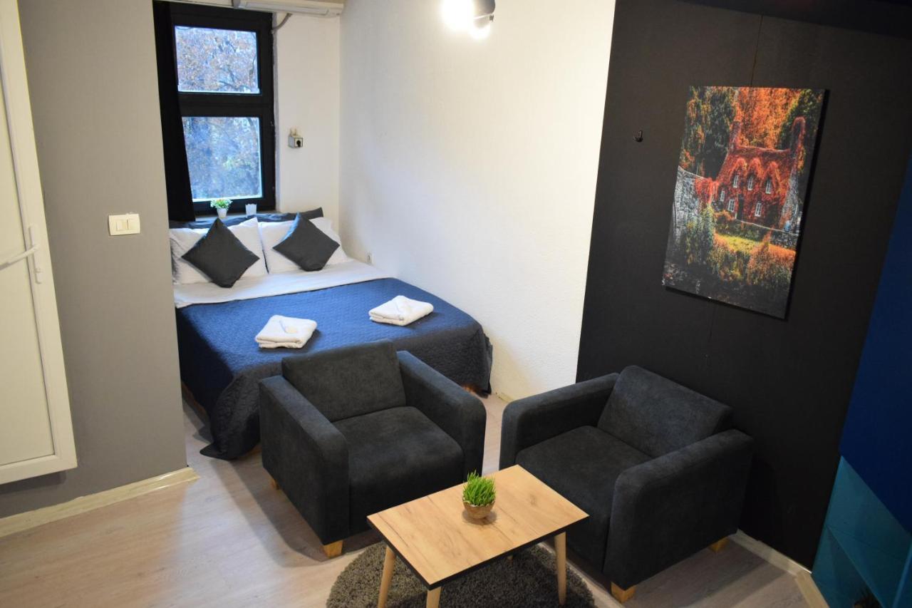 M - Square Private Rooms Skopje Esterno foto