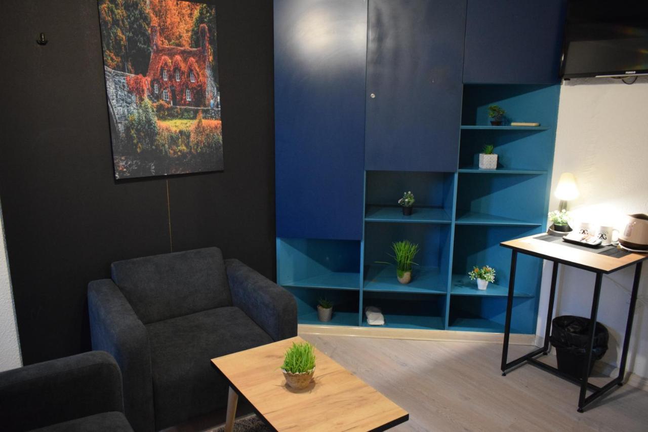 M - Square Private Rooms Skopje Esterno foto