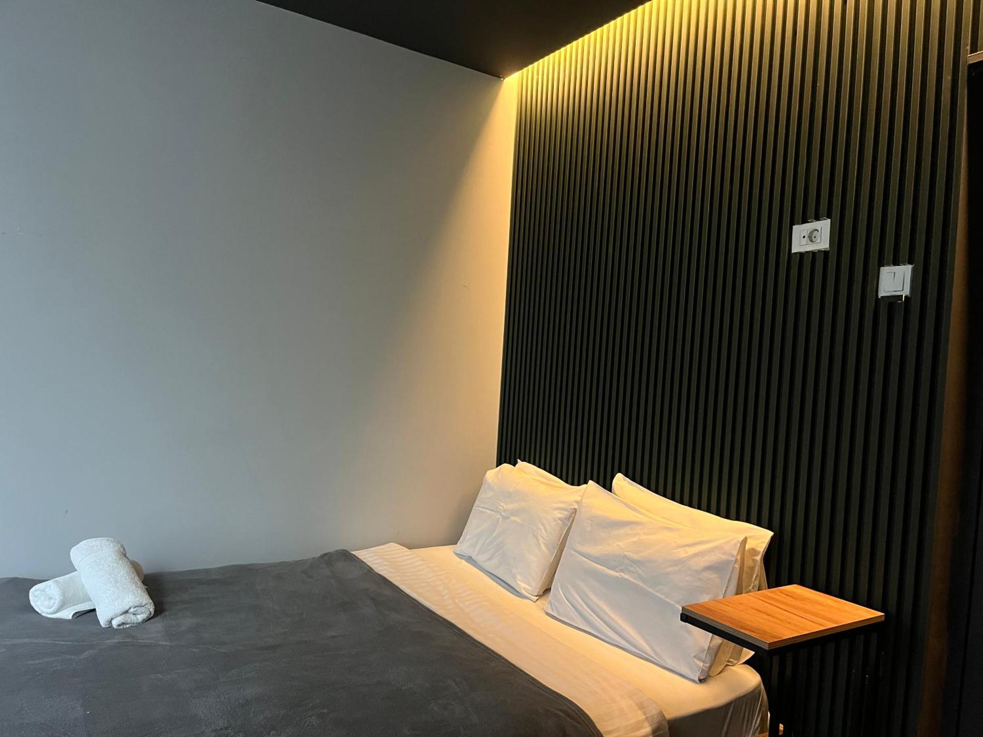 M - Square Private Rooms Skopje Camera foto