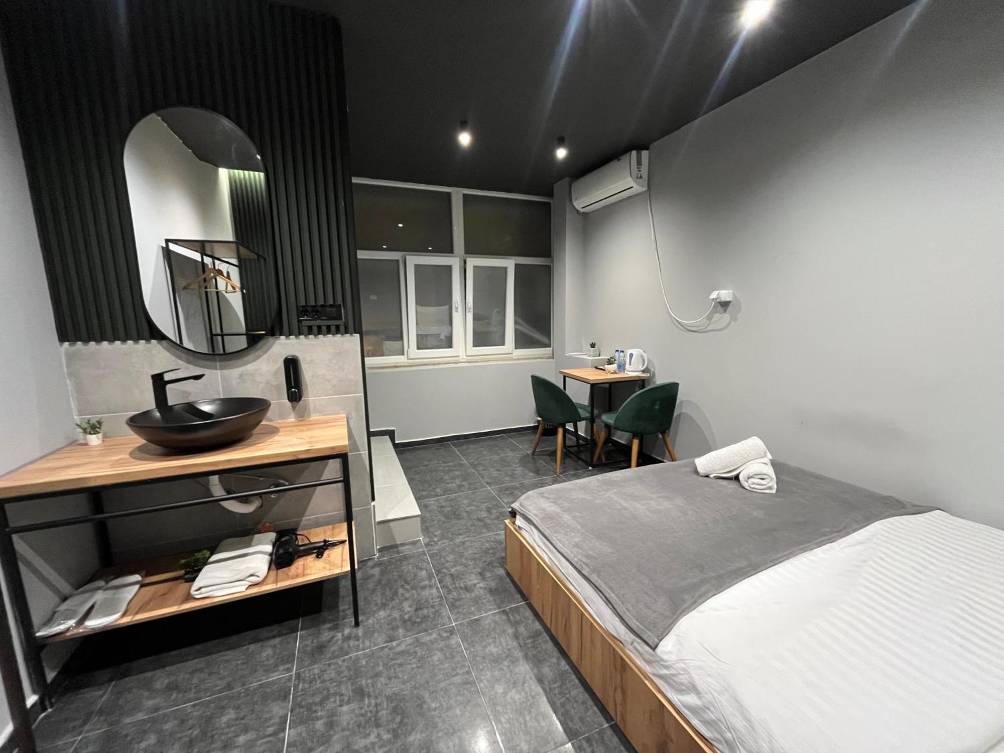 M - Square Private Rooms Skopje Camera foto